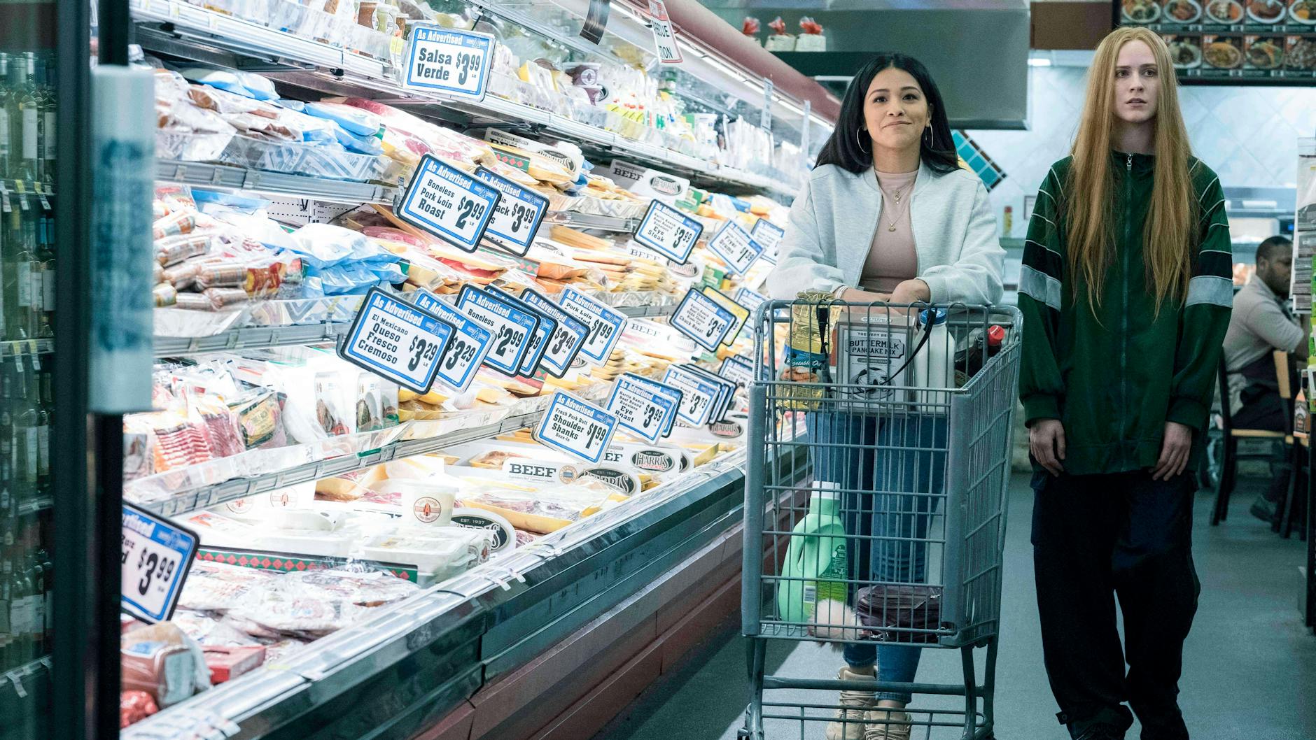 Evan Rachel Woods (r.) im Film „Kajillionaire“ an der Seite von Gina Rodriguez.