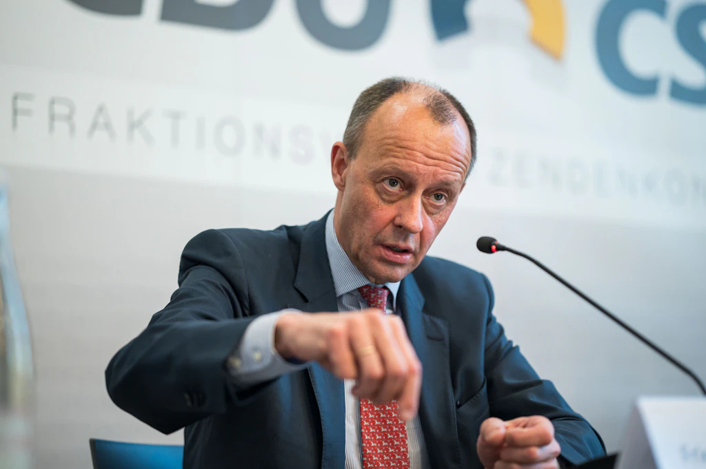 Auch CDU-Chef Merz fordert: Impfpflicht für Pfleger stoppen