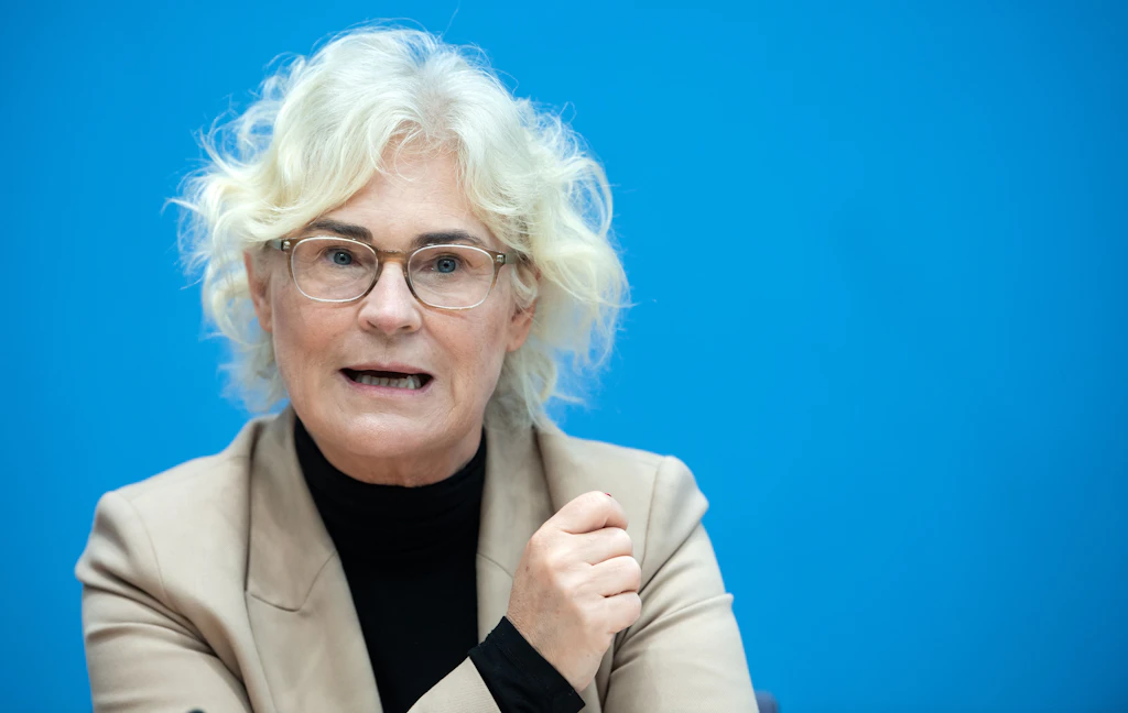 SPD-Ministerin Lambrecht scheitert mit Personal-Mauschelei