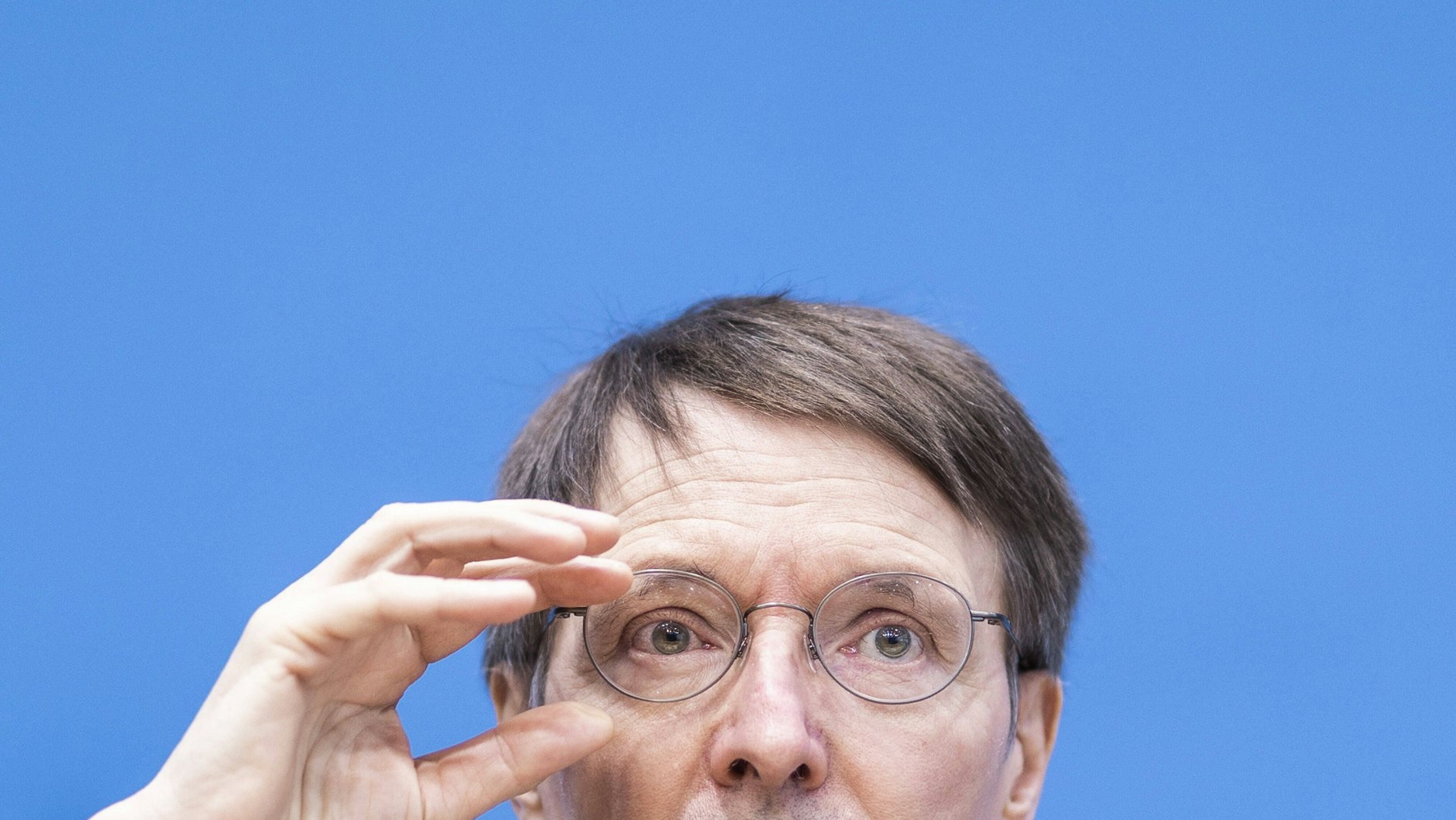 Bundesgesundheitsminister Karl Lauterbach (SPD) will seinen Kurs halten. Aber die anderen machen nicht mit.