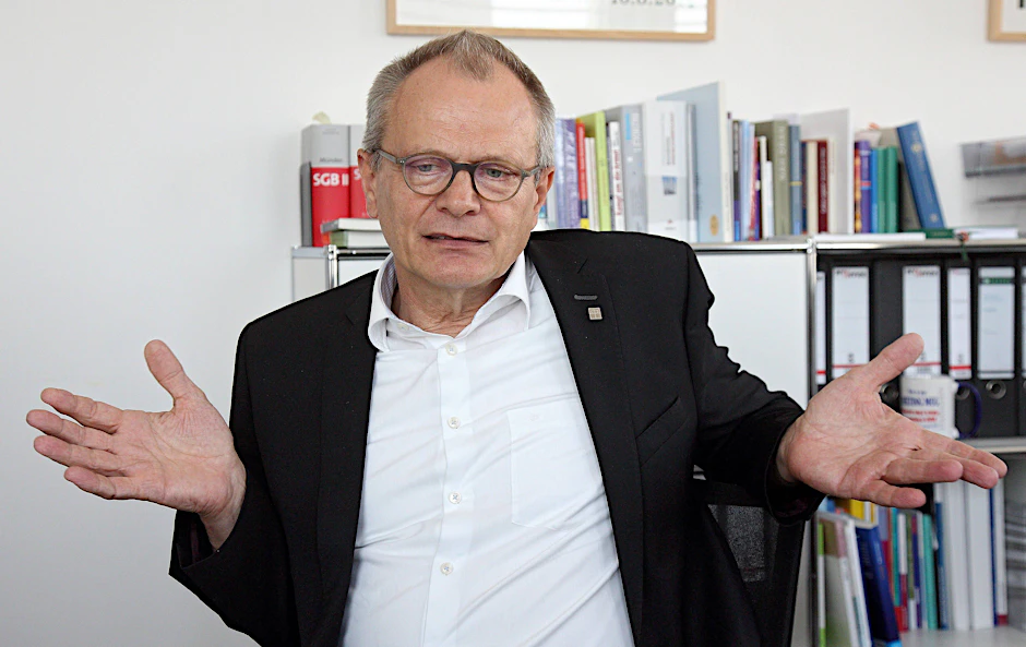 Diakonie-Präsident Ulrich Lilie kritisiert das ewige Hin und Her in der Corona-Politik.