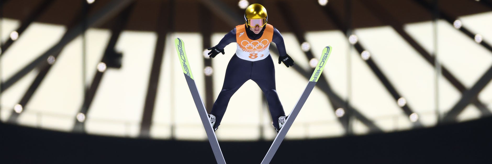 Die deutsche Springerin Katharina Althaus wurde beim Mixed-Wettbewerb wegen eines zu großen Anzugs disqualifiziert. Seitdem hagelt es Kritik von allen Seiten.