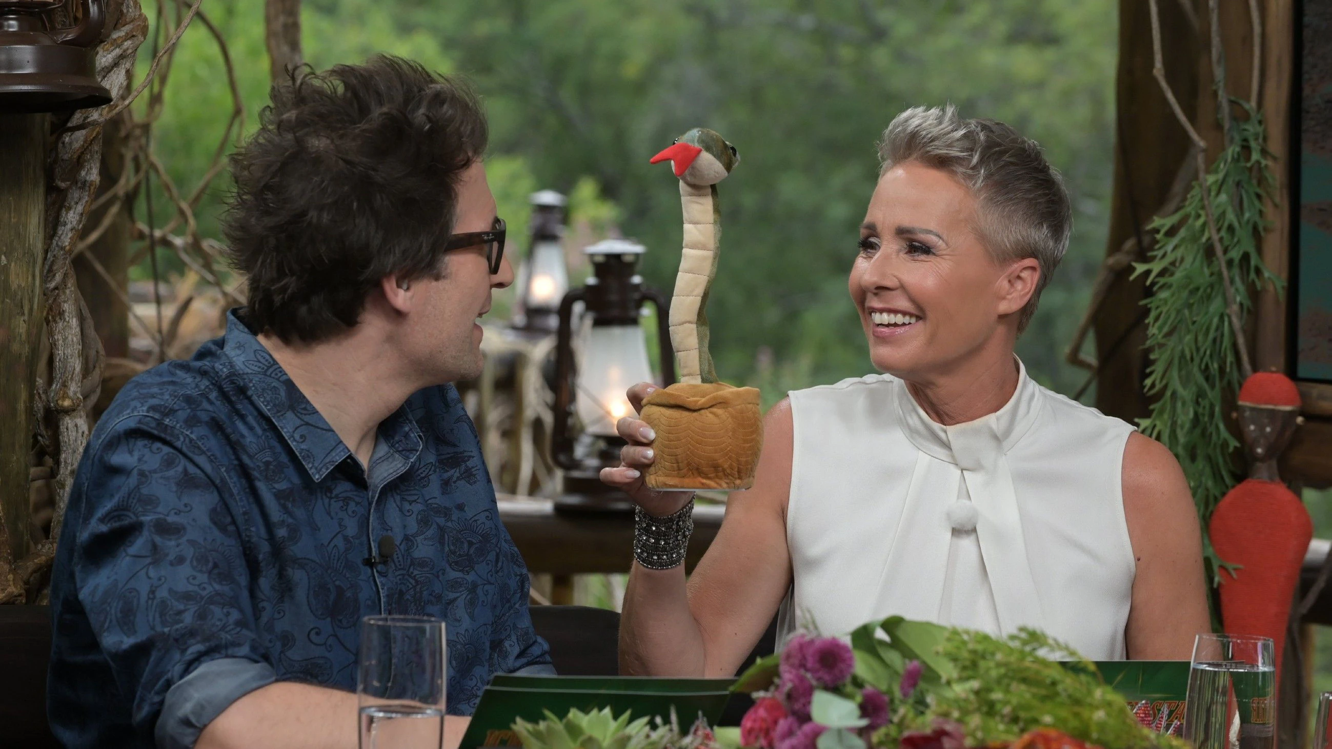 Sonja Zietlow und Daniel Hartwich harmonieren vor der Dschungelcamp-Kamera perfekt.
