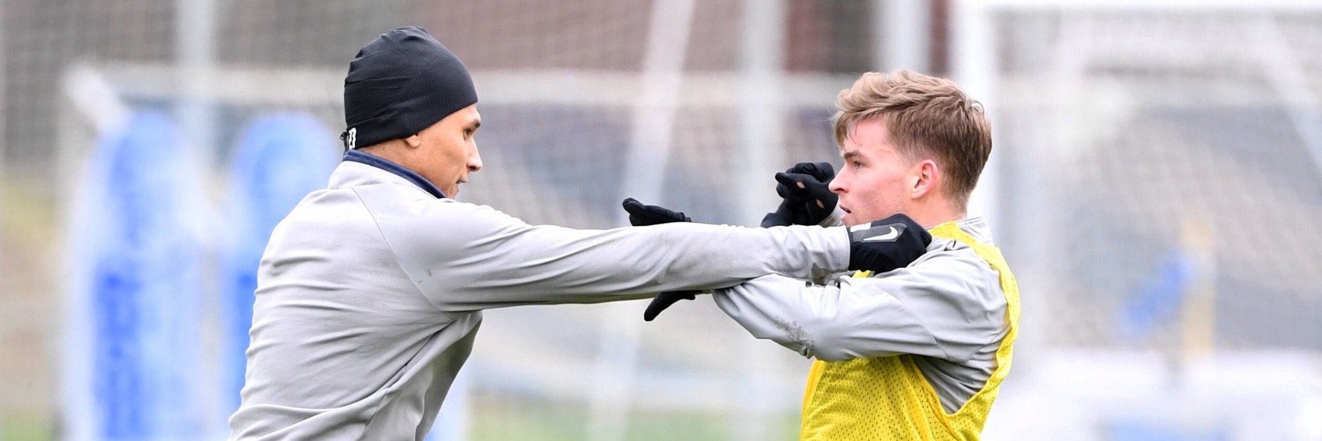 Davie Selke und Maximilian Mittelstädt gingen im Training aufeinander los.
