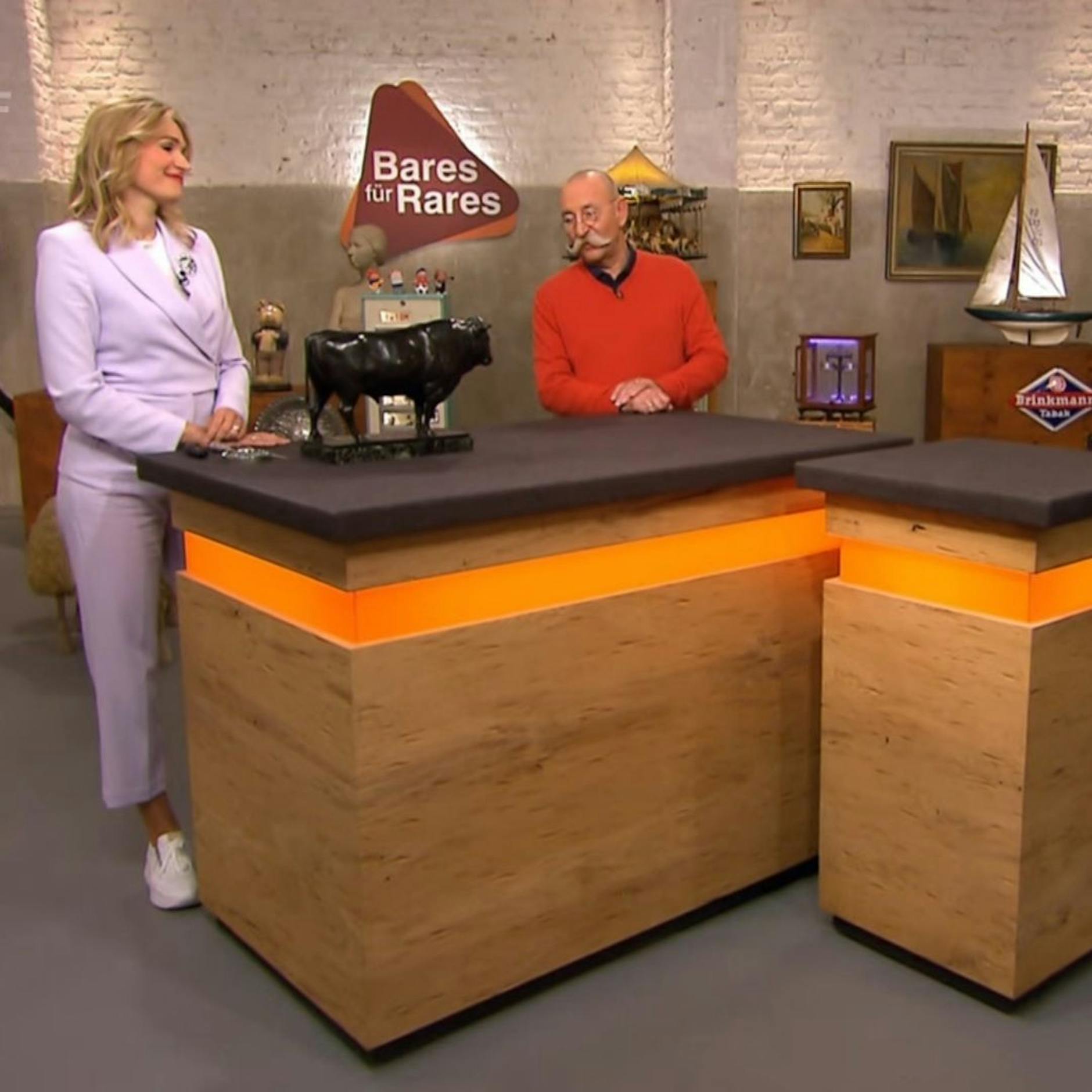 „Bares für Rares“-Hammer um Berliner Bronze-Stier: Irres Bietergefecht endet mit dreifachem Schätzpreis