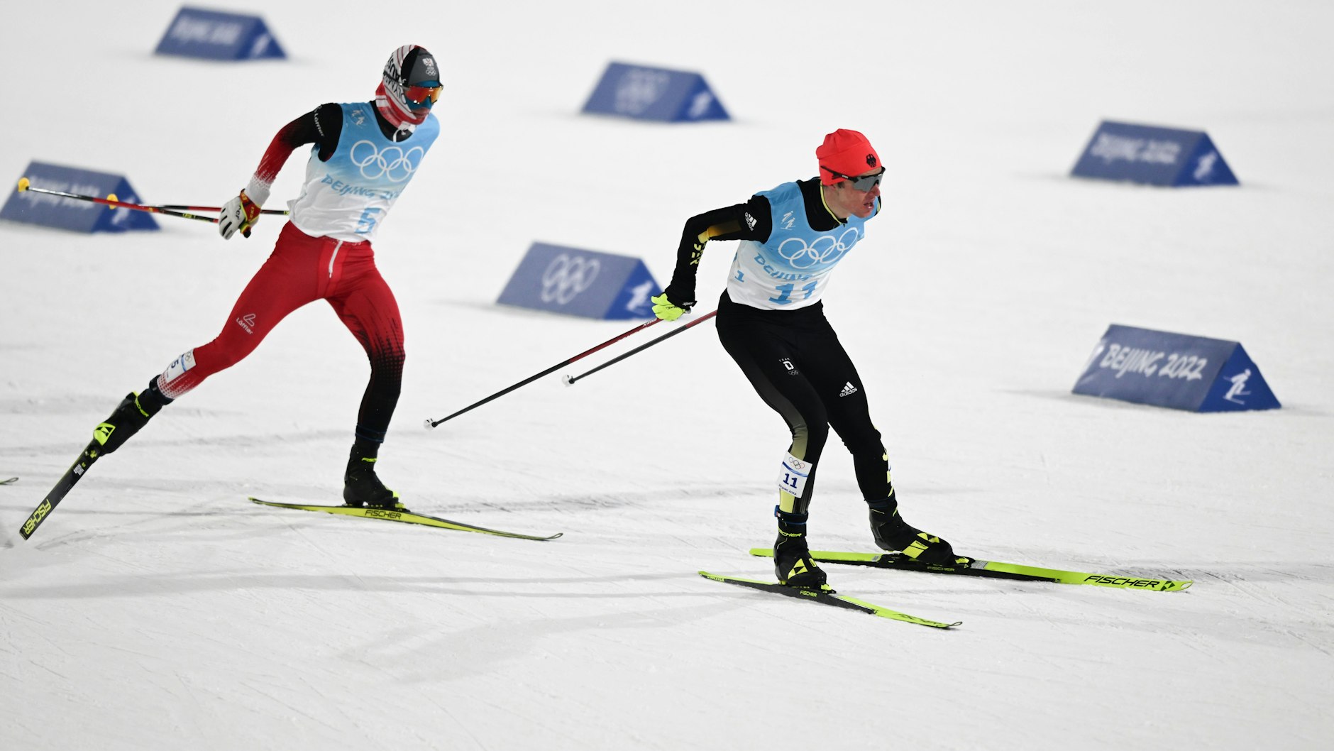 Vinzenz Geiger düpierte die Konkurrenz in der Nordischen Kombination mit einem Super-Sprint und holte bei Olympia seiner erste Goldmedaille.