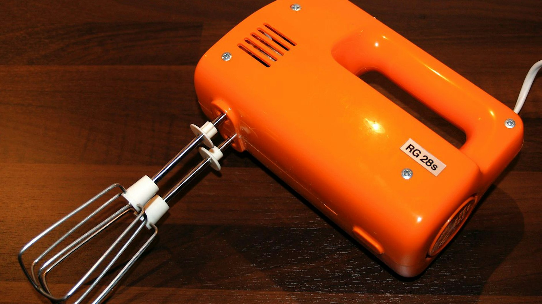 Das Handrühr- und Mixgerät AKA electric RG28s aus dem VEB Elektrogerätewerk Suhl