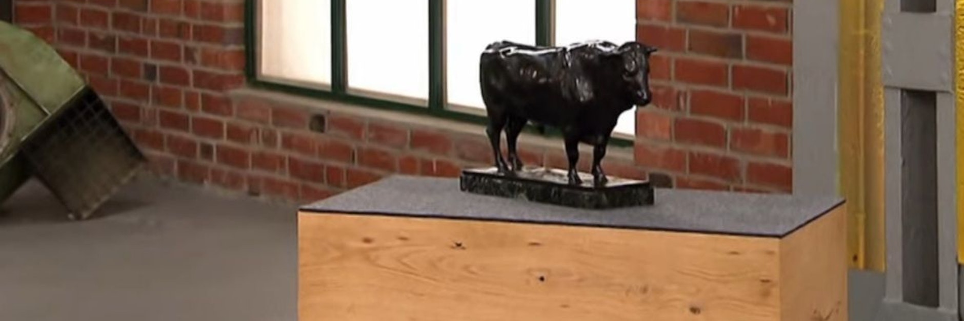 Dieser Stier aus Bronze sucht bei „Bares für Rares“ ein neues Zuhause.