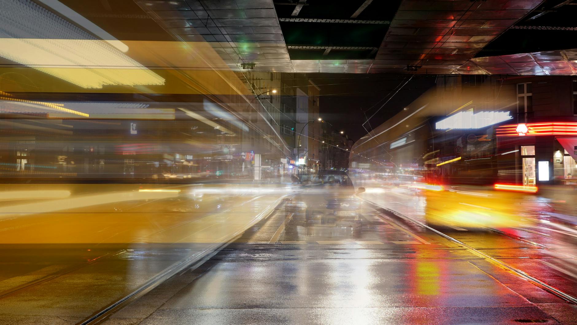 Die Jugendliche wurde bei der Attacke schwer verletzt.