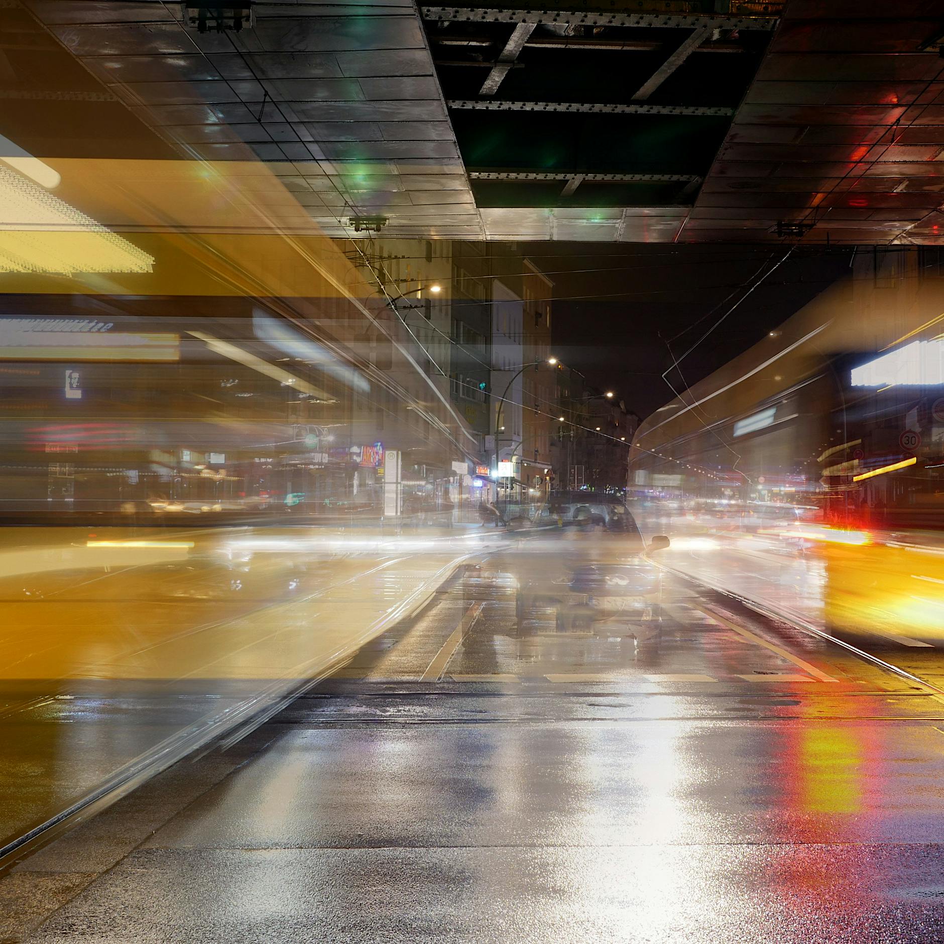 Junge Frau in Tram zusammengeschlagen: Rassismus oder Streit um Maskenpflicht?