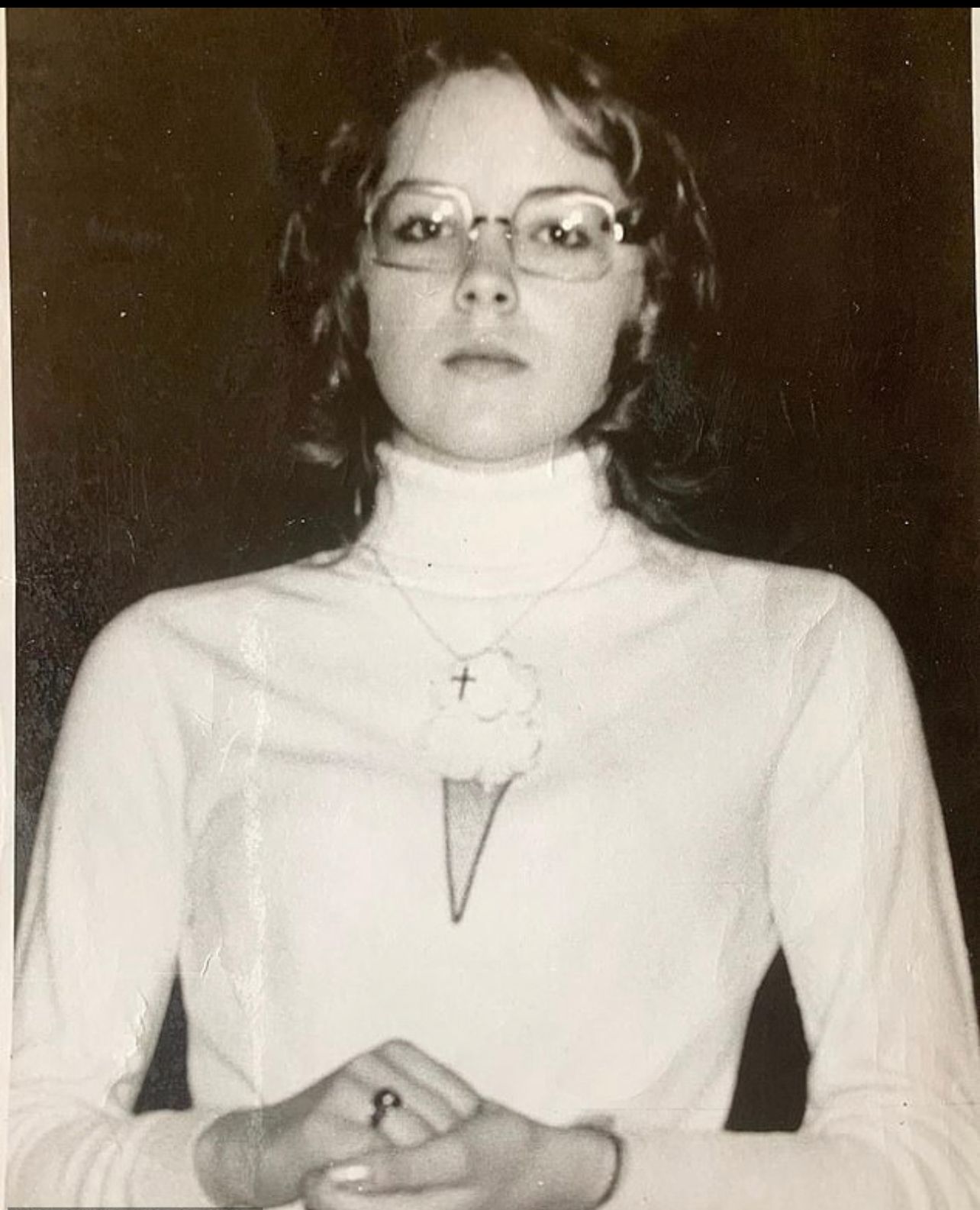 Image - Raten Sie mal, welcher sexy Hollywood-Star sich hinter diesem unscheinbaren Schulmädchen verbirgt