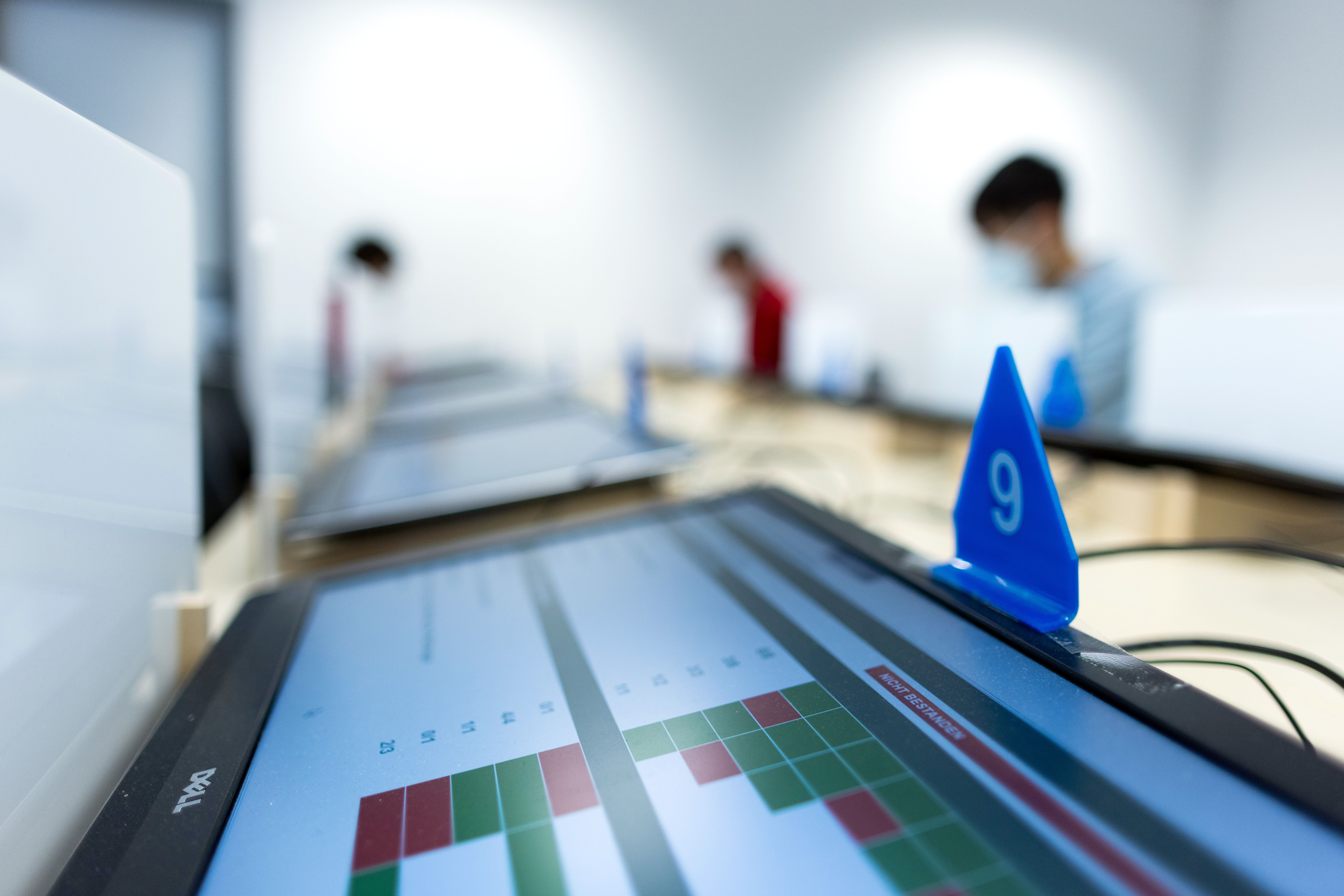 Fahrschüler schummeln mit versteckten Kameras in FFP2-Masken