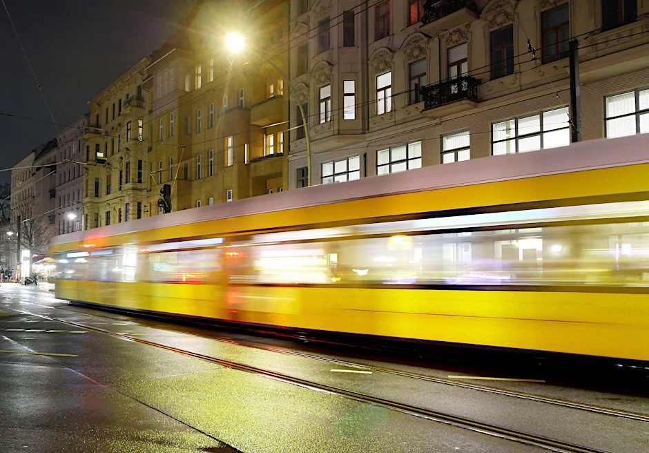 Eine Straßenbahn in Berlin (Symbolbild)