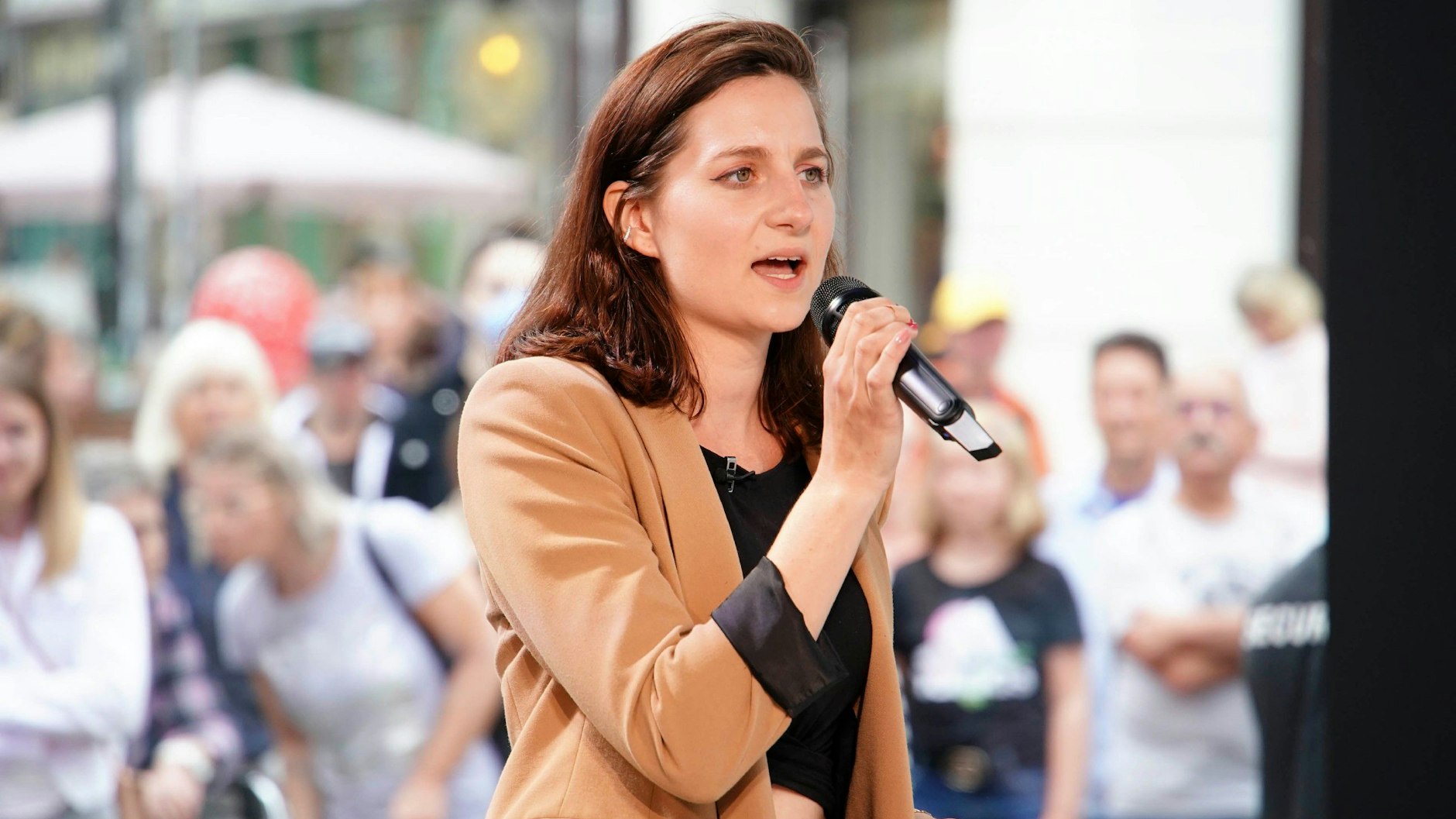 Auch Antonia Schmolla aus Berlin will in den DSDS-Recall.