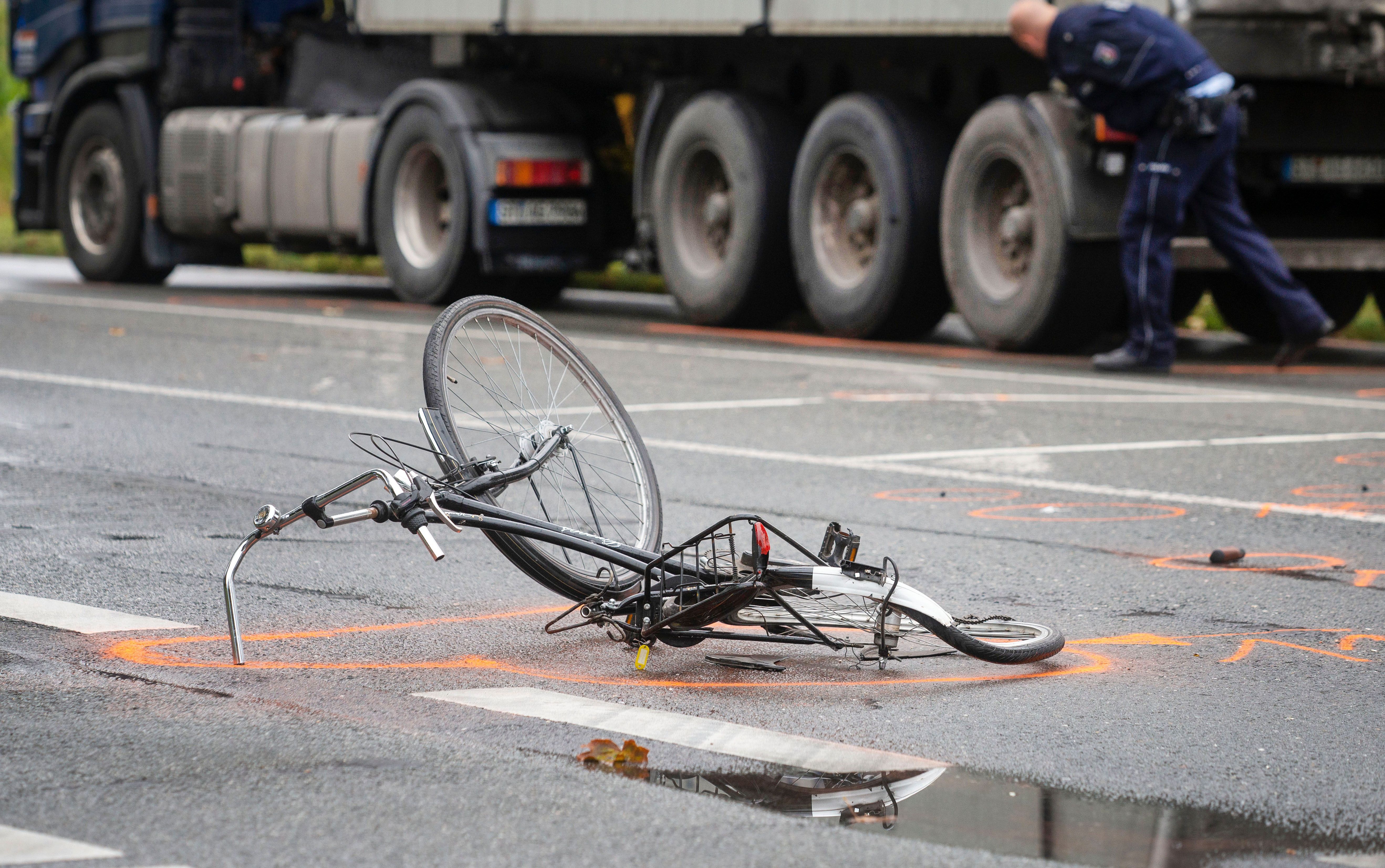 Radfahrerin Stirbt Bei Unfall In Berlin: CDU-Mitglied Spricht Von ...