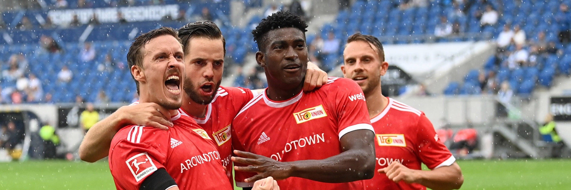 Profitierte nicht unerheblich von Max Kruse (l.): Unions Stürmer Taiwo Awoniy (2. v. r.), der mit einer Rückkehr nach England liebäugelt.