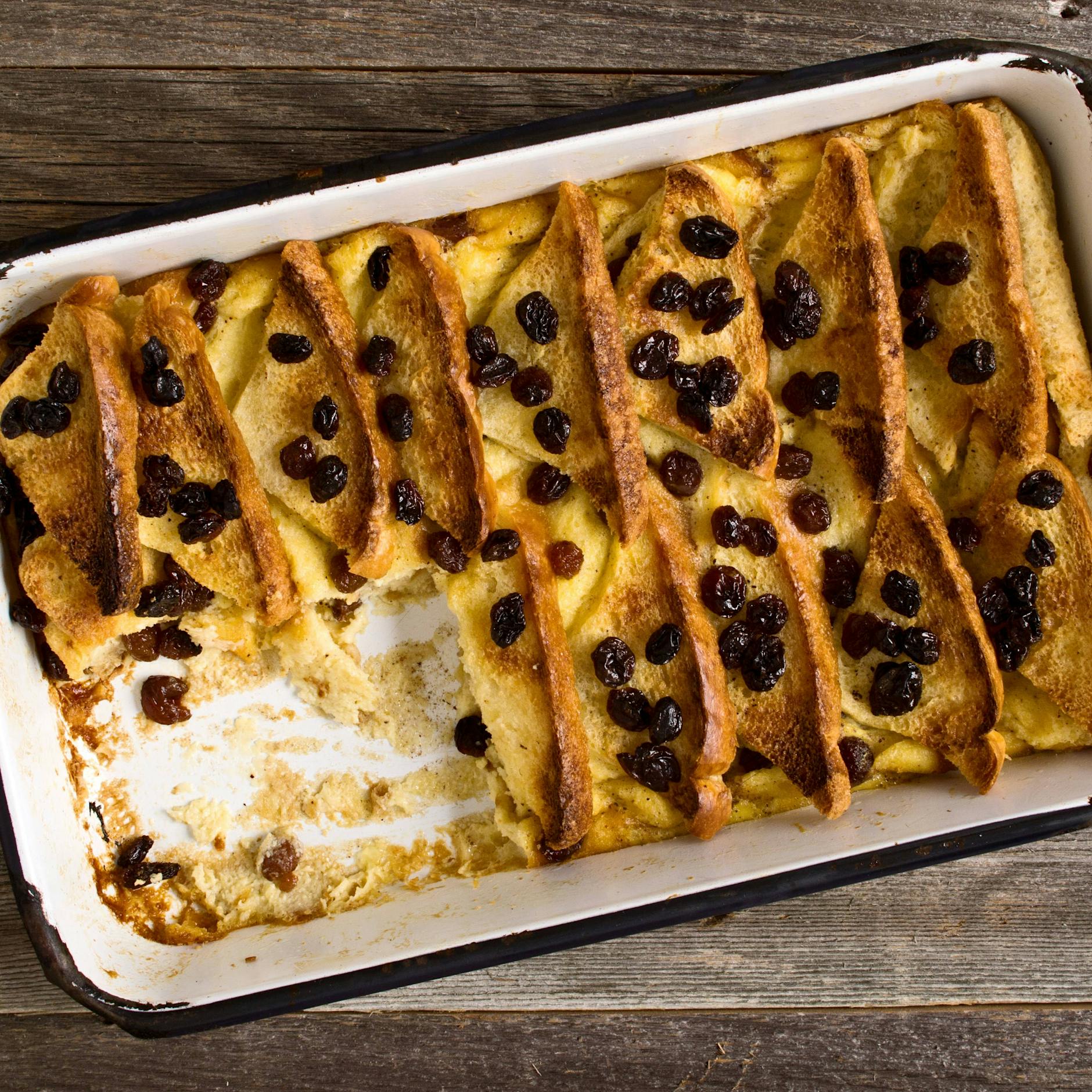 Tolles Rezept: Englischer, süßer Brot-Auflauf mit Vanille! DAS haben Sie garantiert noch nie gegessen – und Sie haben etwas verpasst