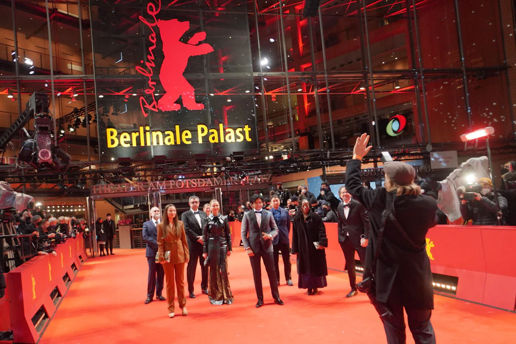 Berlinale in Zeiten der Pandemie: Vorhang auf für die große Trotz-Show! Die 72. Internationalen Filmfestspiele Berlin starten mit einem Skandalfilm