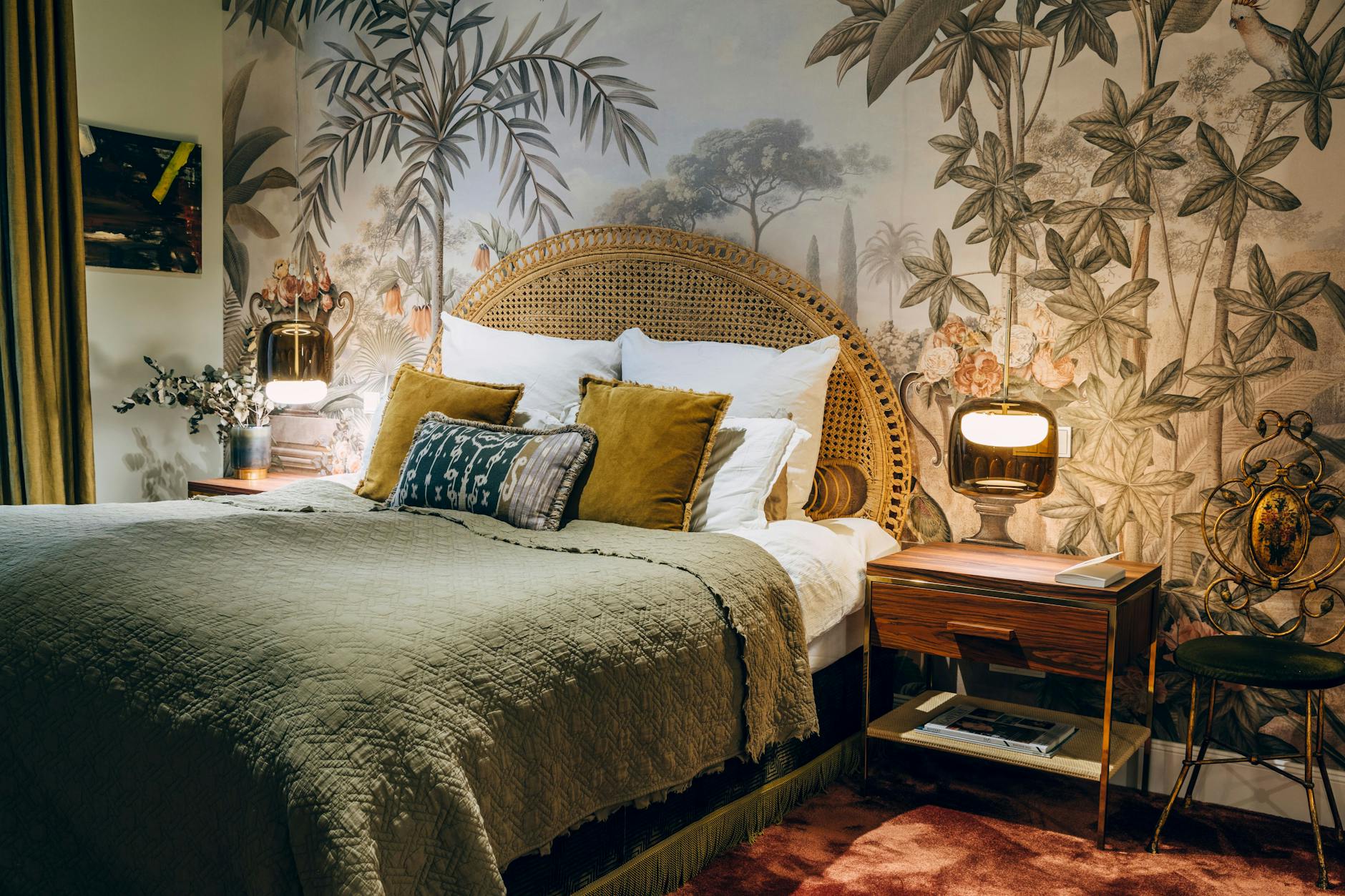 Fehlt nur der Zimmerservice: Der Schlafbereich erinnert an das tropische Hotel aus „White Lotus“.