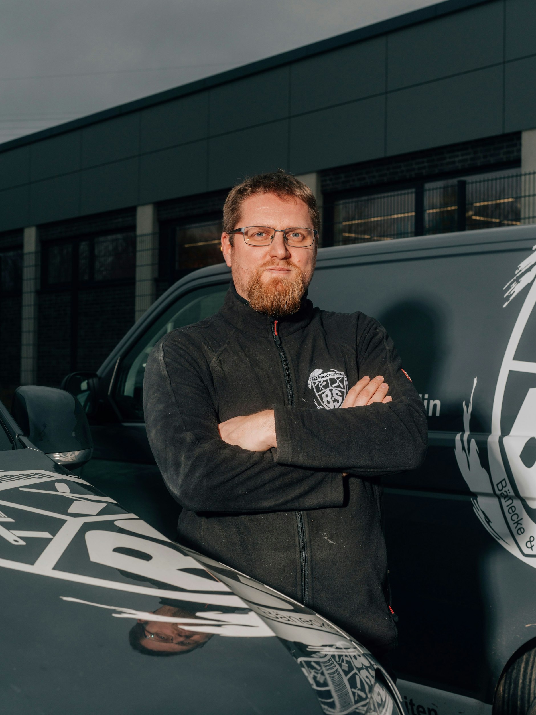 Handwerker Marcel Skowron sieht sich als Teil der Lösung – und nicht als Problem.