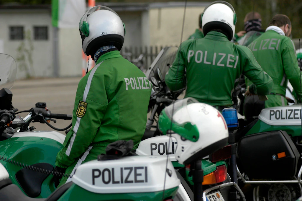Yeşiller partisinin genel merkezindeki polis teşkilatı: Arkasında ne var?