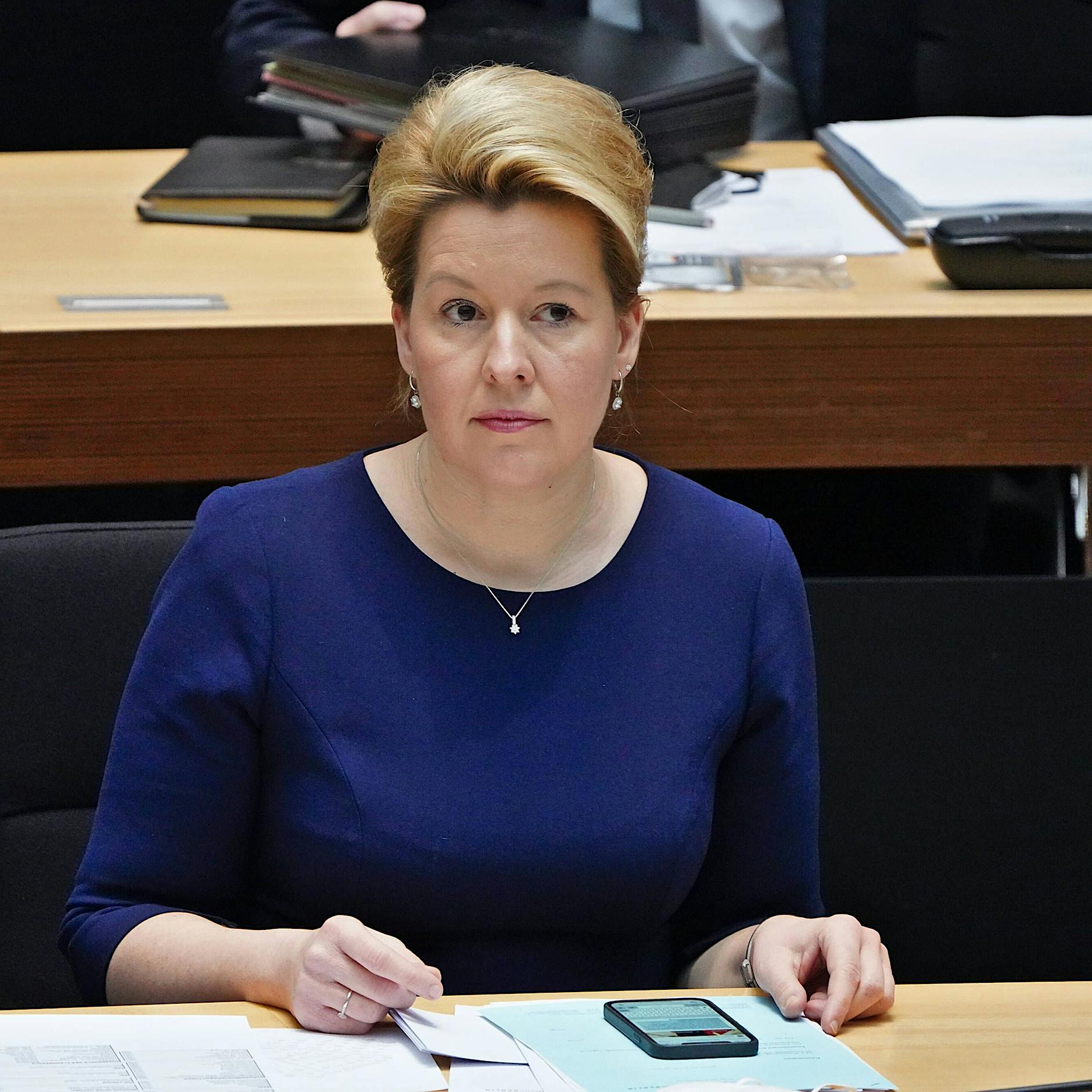 Rassistischer Angriff auf 17-Jährige: Giffey will mit Opfer sprechen