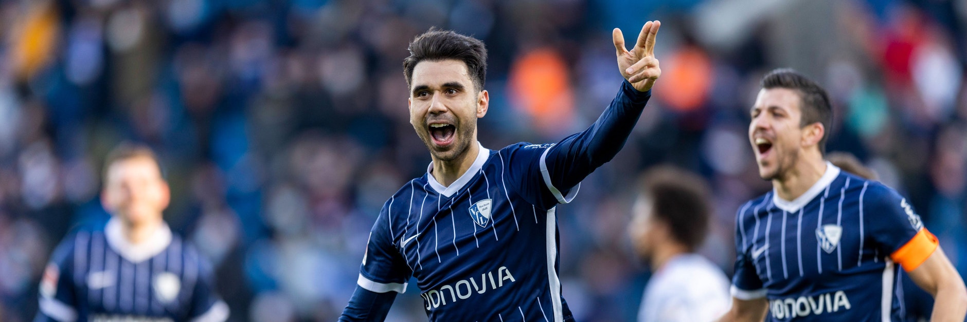 Bochums Gerrit Holtmann bejubelt seinen Knaller zum zwischenzeitlichen 4:1 gegen den FC Bayern.