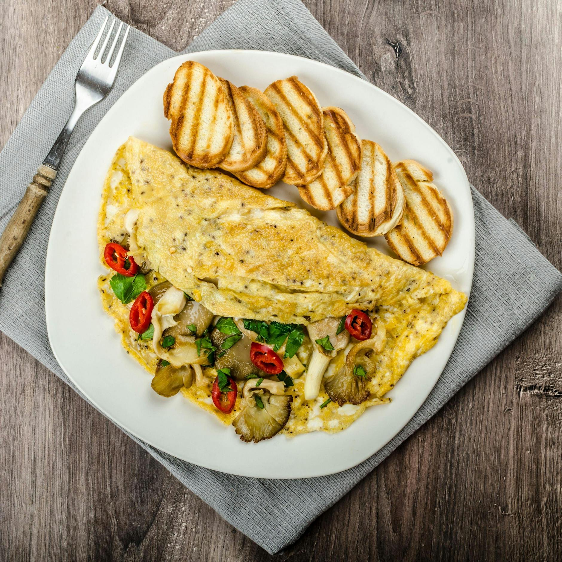 Das perfekte Omelett: Mit diesem Rezept wird das Eier-Gericht richtig lecker und unglaublich fluffig