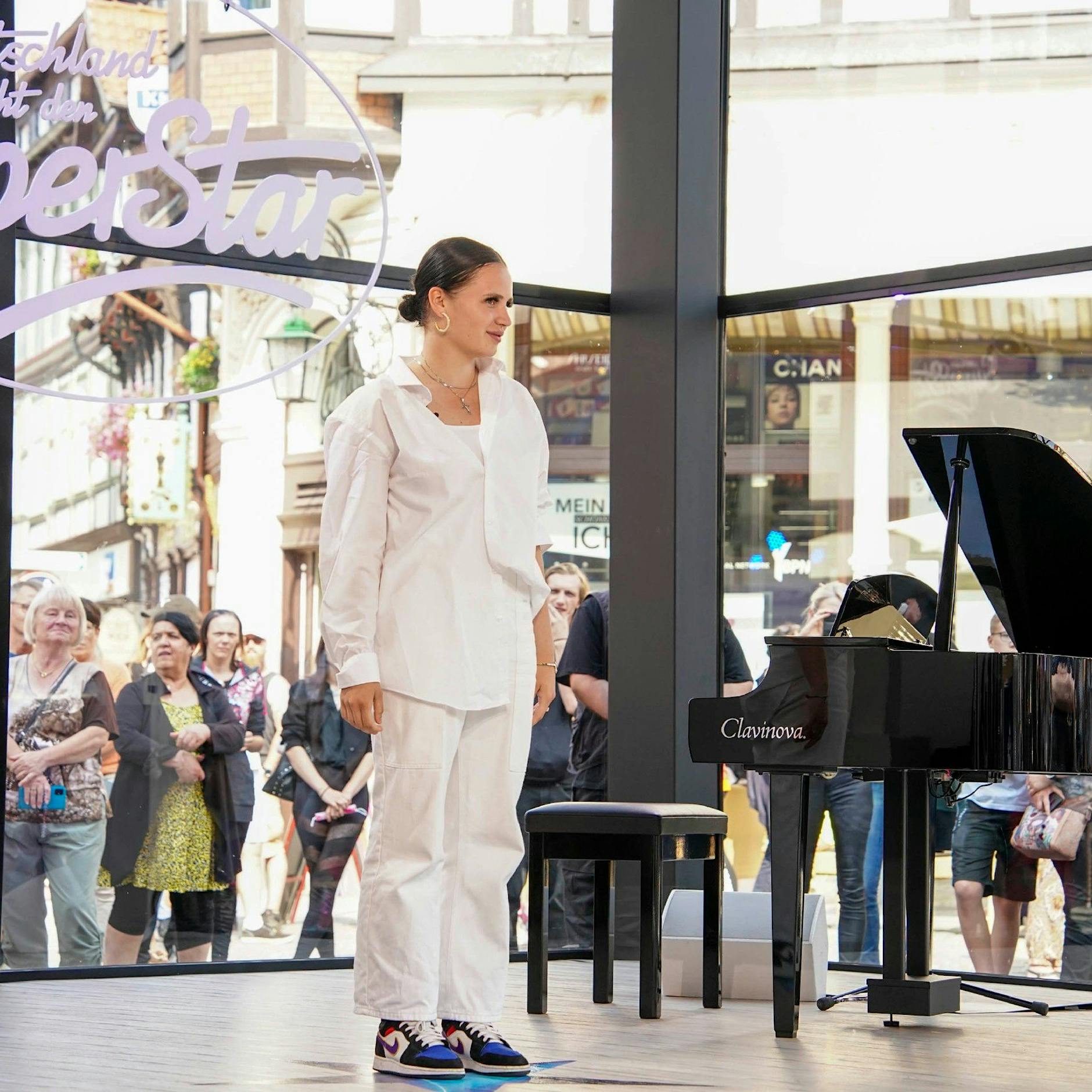 18-jährige Wunderstimme aus Berlin: Emine Knapczyk sichert sich bei DSDS die „Goldene CD“