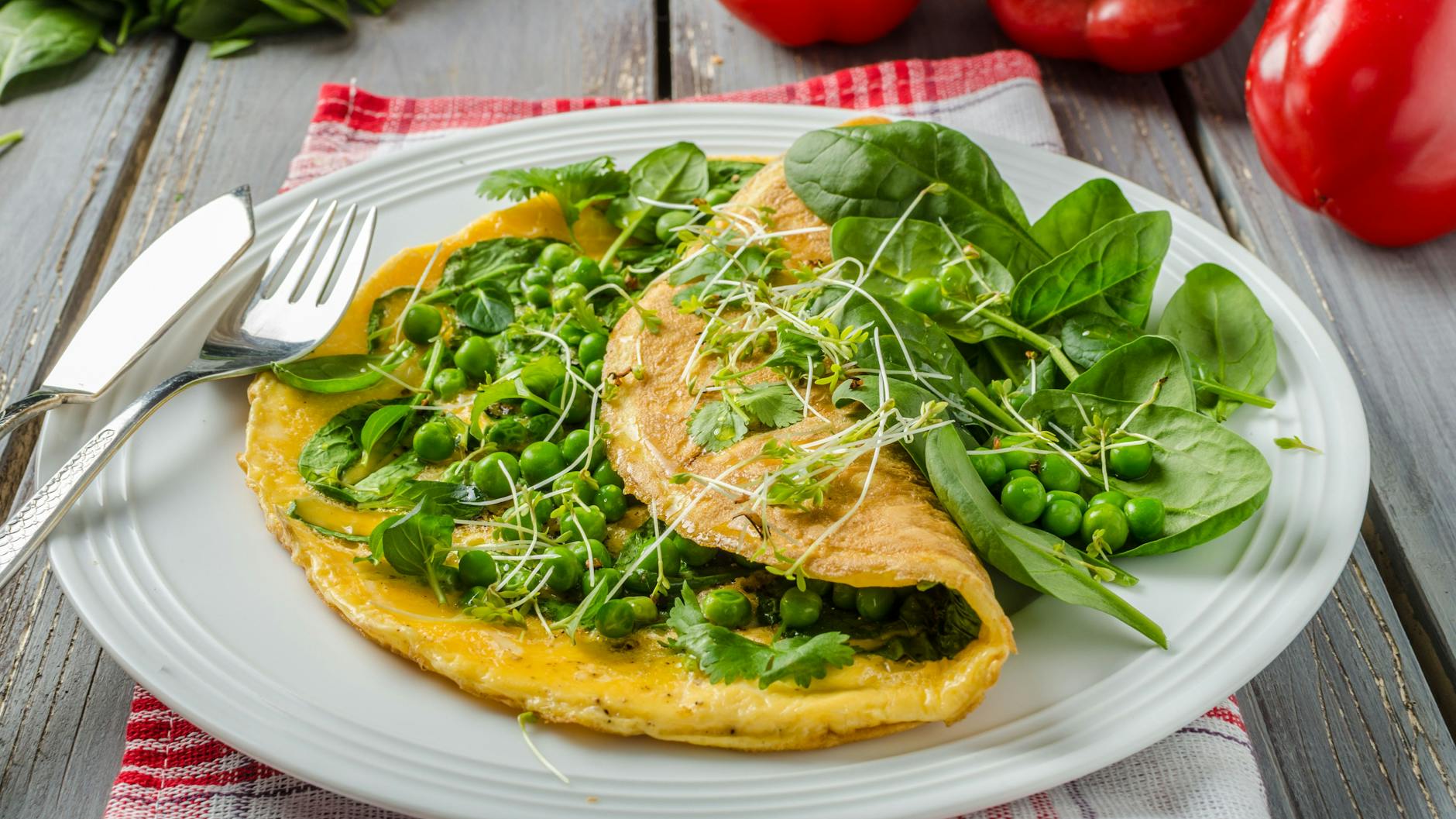 Sie können Ihr Omelett auch mit allen möglichen anderen Zutaten füllen.