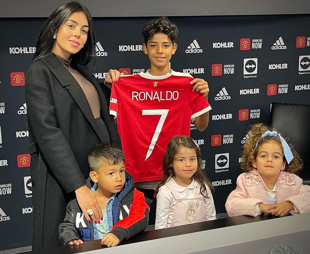Wie der Papa, so der Sohn: Jetzt hat Manchester United auch Cristiano Ronaldo Jr. unter Vertrag genommen
