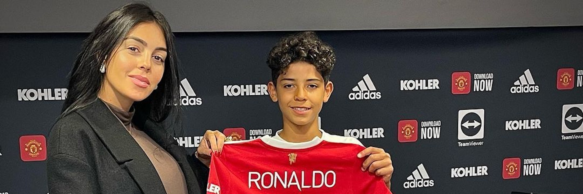 Cristiano Ronaldo Jr. mit seinen Geschwistern und Stiefmutter Georgina.