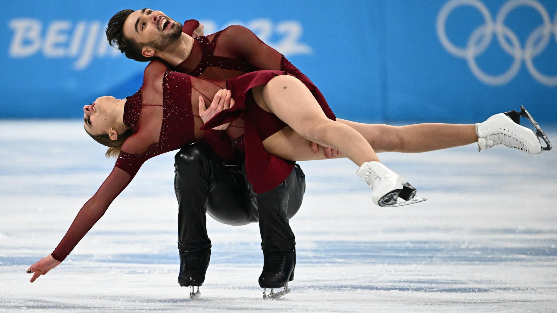 Gabriella Papadakis und Guillaume Cizeron sind auf Goldkurs.
