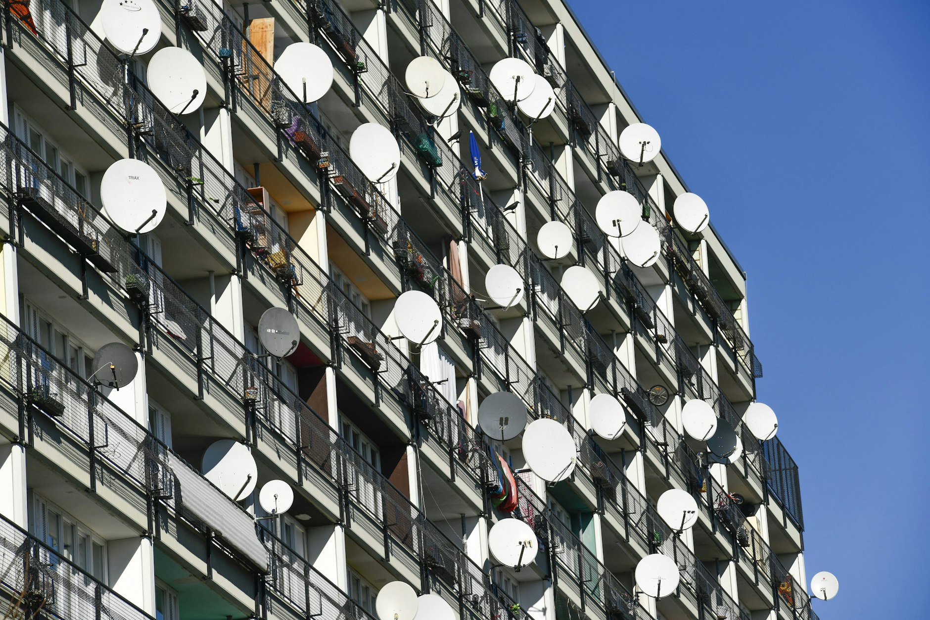 Wer Satellitenfernsehen schaut, kann die ARD-Sender ab 2025 nur noch in HD empfangen.