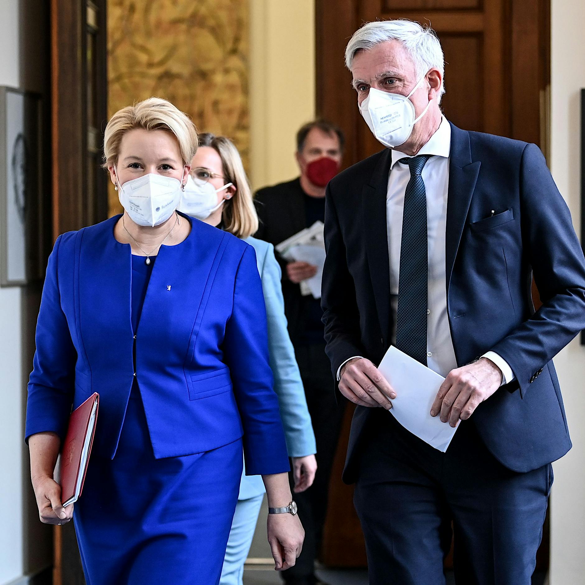 Berlin: Senat hebt 2G für Einzelhandel, Tourismus und Museen auf