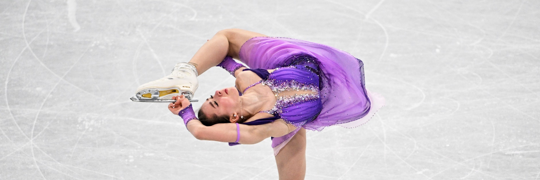 Angeblich Opfer des Opa-Tricks: Russlands Eiskunstläuferin Kamila Walijewa darf bei Olympia in Peking trotz eines positiven Doping-Tests starten.