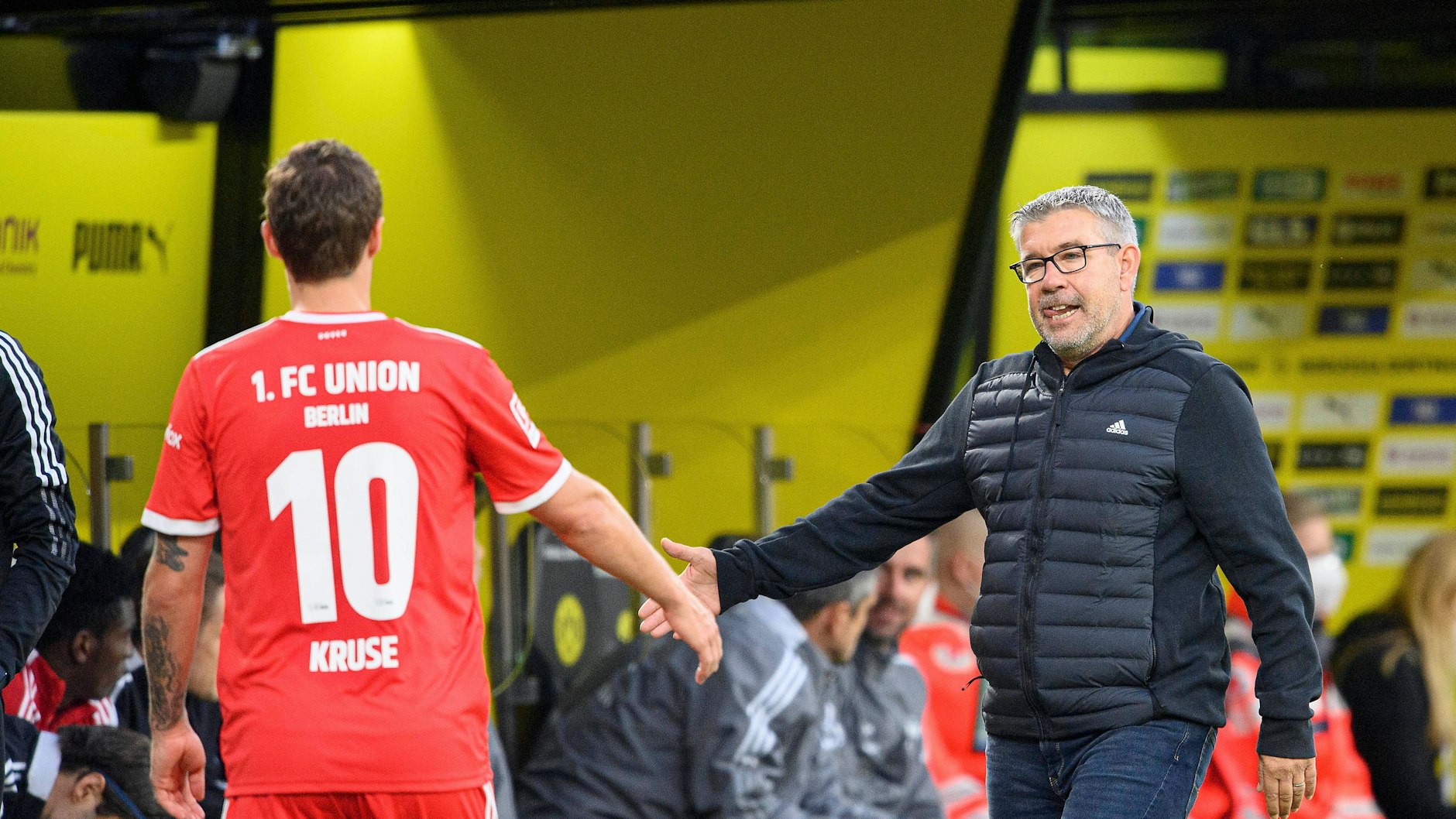 Ein verbales Nachtreten als Folge für seine häufigen Auswechslungen durch Union-Trainer Urs Fischer (r.) hätte sich Max Kruse (l.) sparen können.