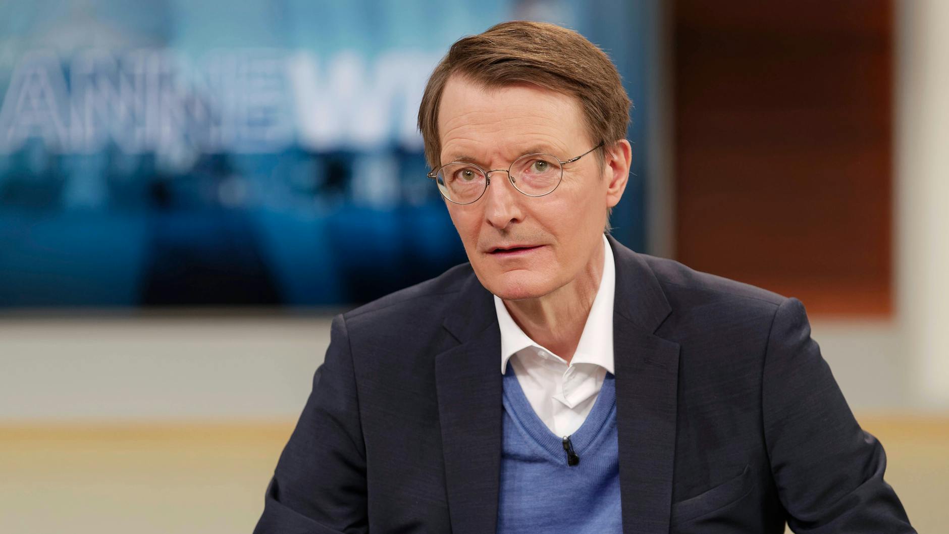 Karl Lauterbach (SPD) kann sich eine Aufhebung von Corona-Beschränkungen vorstellen – in Maßen.