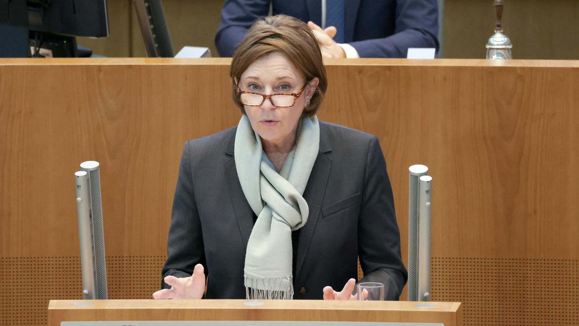 Nordrhein-Westfalens Schulministerin Yvonne Gebauer (FDP) hat sich dafür starkgemacht, am Donnerstag zur Sicherheit der Kinder die Schulen zu schließen.
