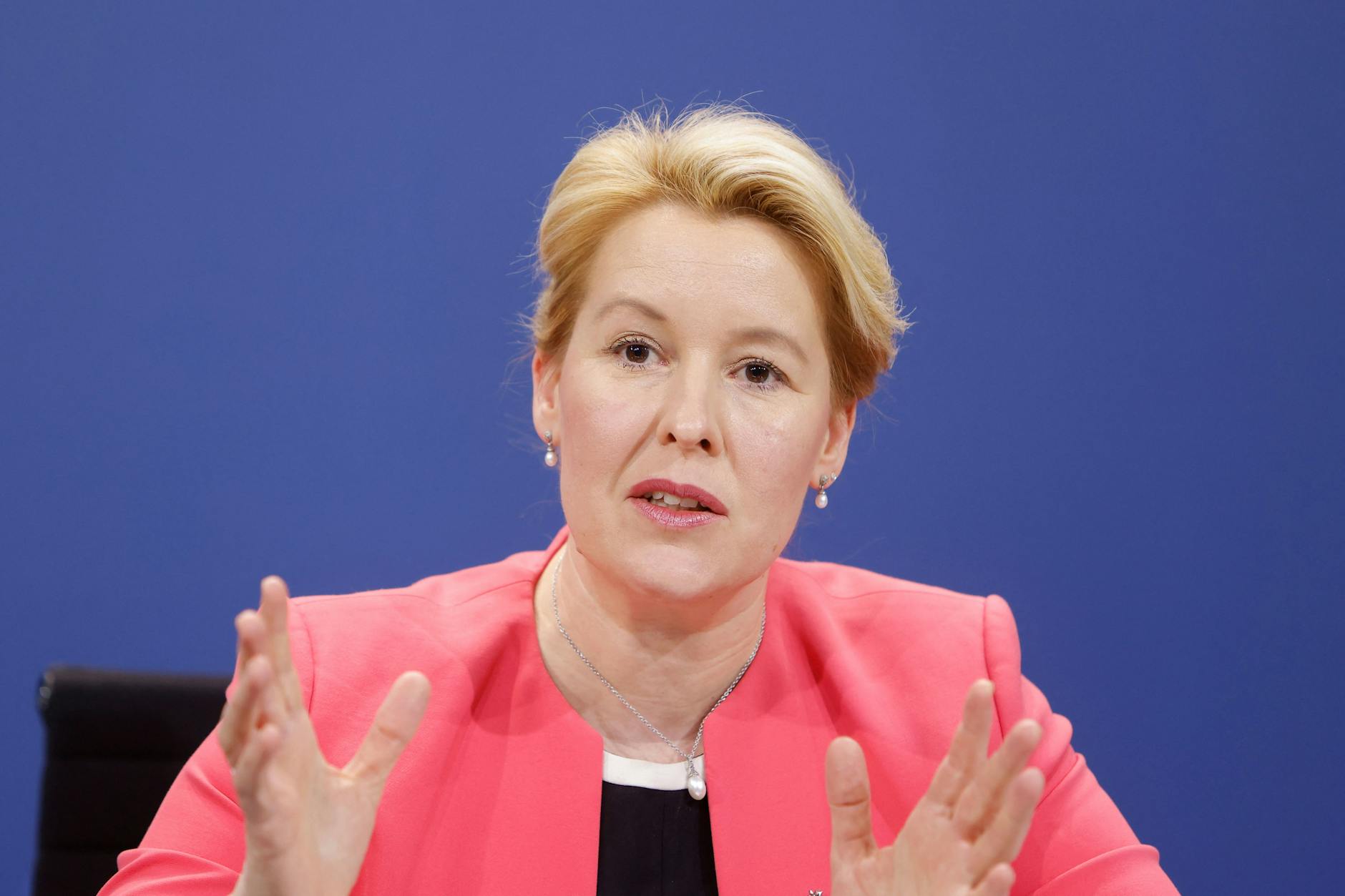 Franziska Giffey (SPD) prognostiziert für 2023 eine neue Corona-Normalität.