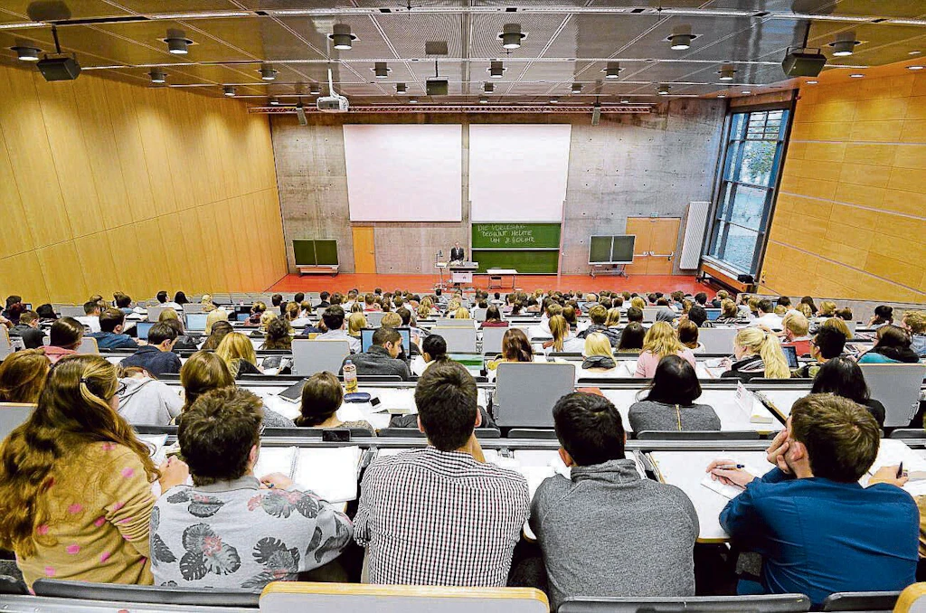 Potsdam: Kostenlose Tampons und Binden in Schulen und Unis