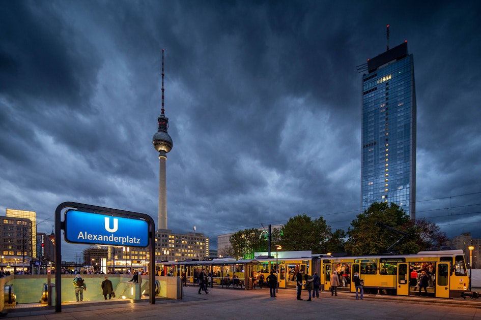 Berlin: Schwerer Sturm und Gewitter kommen über die Stadt – Zoo schließt