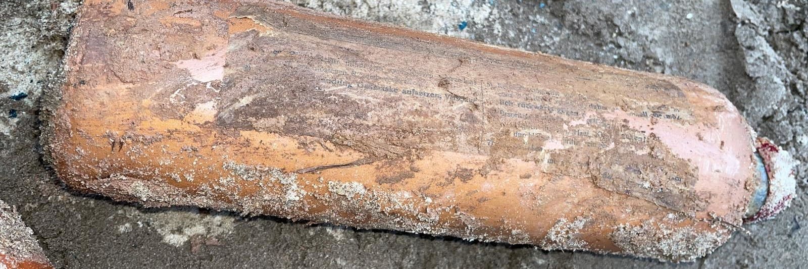 Flaschen mit chemischem Kampfstoff auf Baustelle gesichert