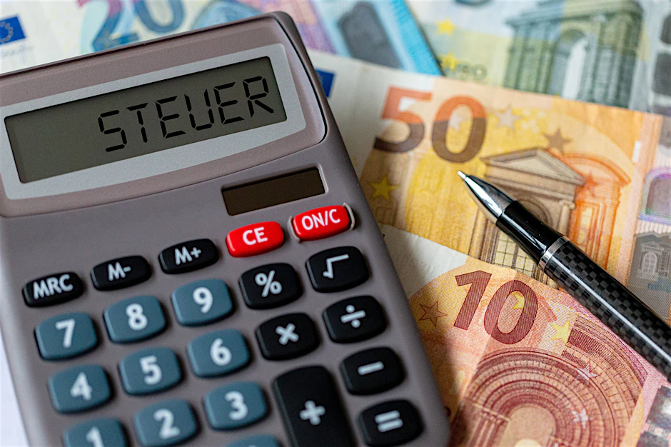 Im Schnitt bekommt man 1051 Euro vom Finanzamt zurück, wenn man eine Steuererklärung macht (Symbolbild).