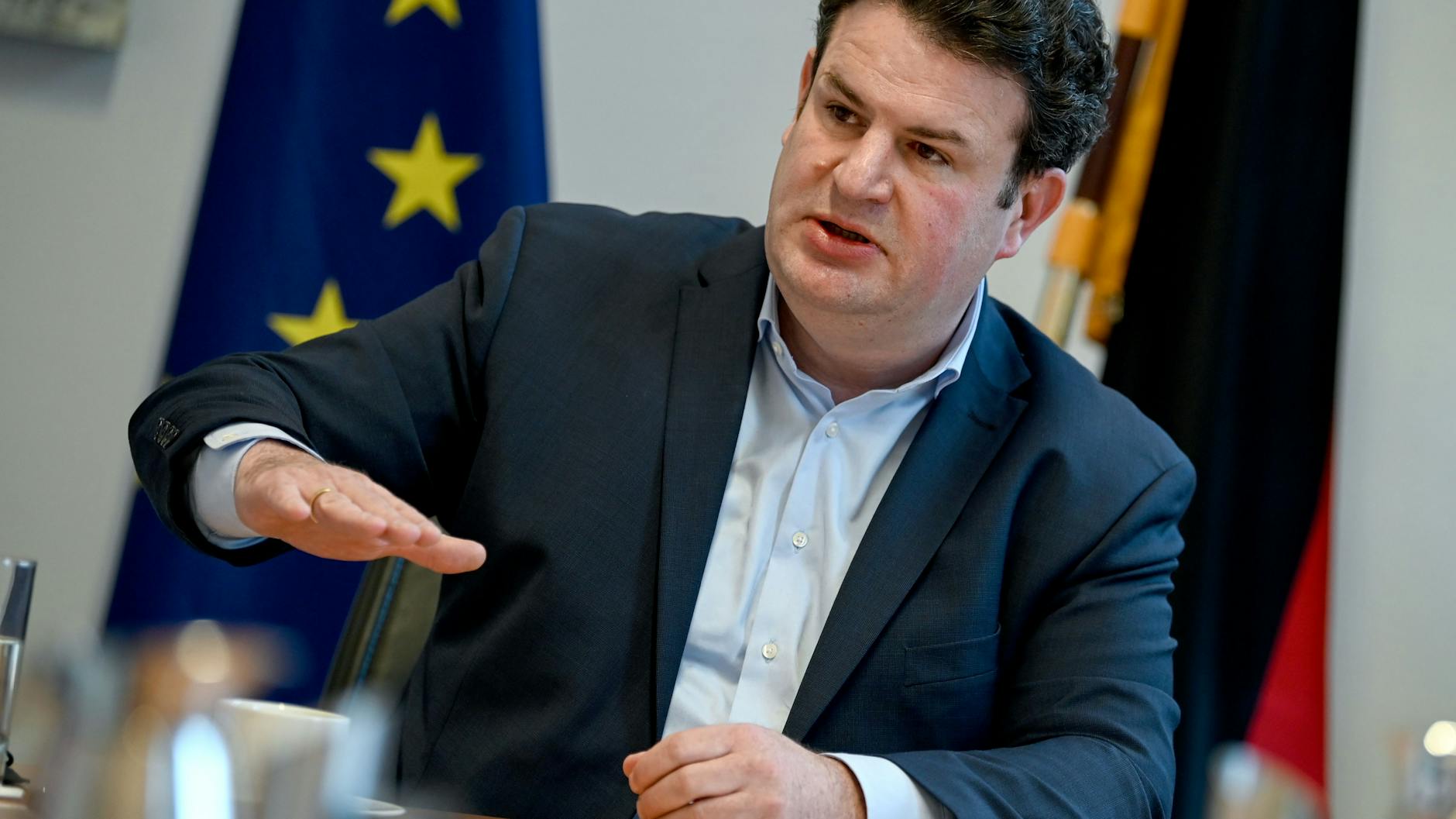 Bundesarbeitsminister Hubertus Heil (SPD) will den Mindestlohn in Deutschland noch in diesem Jahr auf 12 Euro anheben. Die Gewerkschaften freut’s.