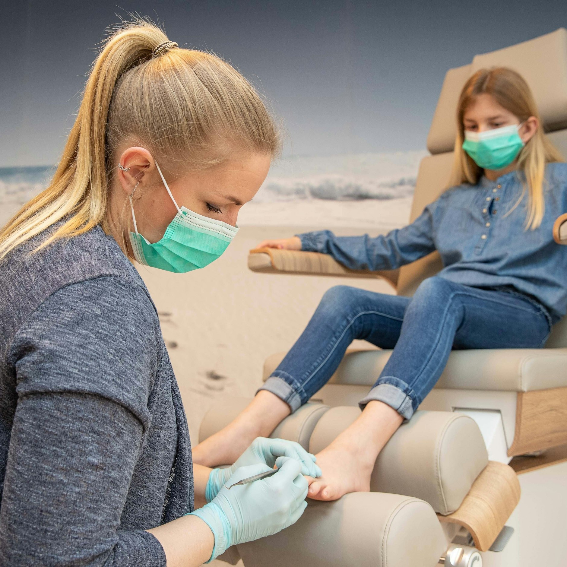 Fußpflege in einer podologischen Praxis.