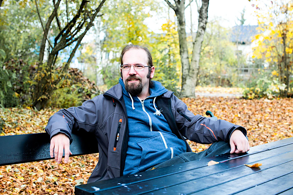 Zeit für die Wahrheit: Gerald will jetzt von seiner Vergangenheit als Verschwörungstheoretiker erzählen.