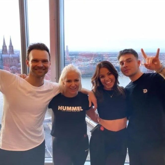 Michelle und Mike Singer sind mit Vadim Garbuzov und Christina Luft in einer Gruppe.