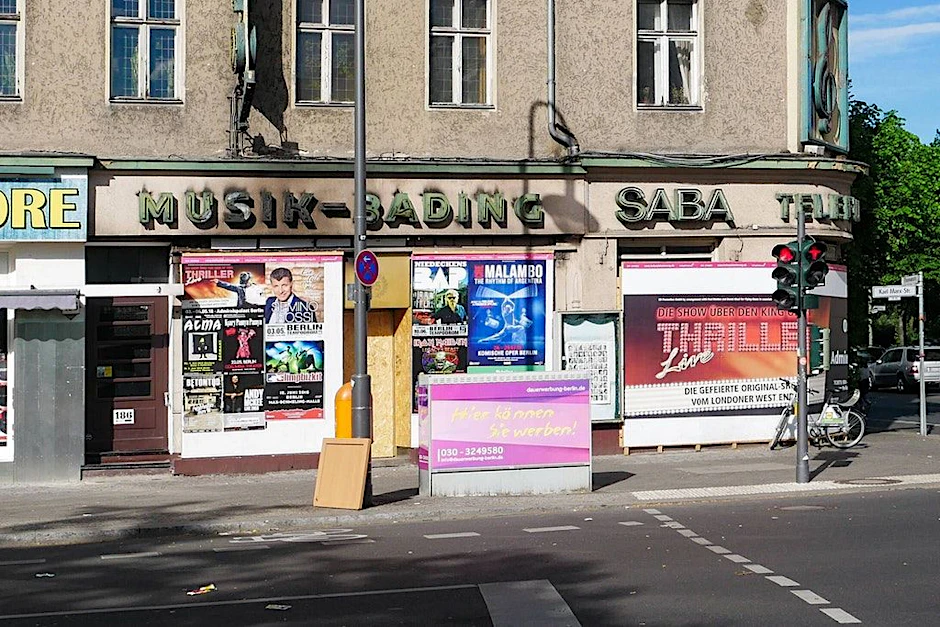 Hier, in der Gegend um die Karl-Marx-Straße, lebt auch die 71-jährige Irena R.