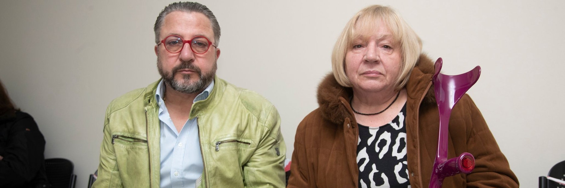 Andreas Kämpf (Curry-Paule) mit seiner Mutter Renate Kämpf (82) im Amtsgericht.